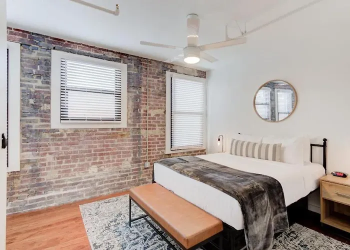 Sophisticated Apartment Downtown