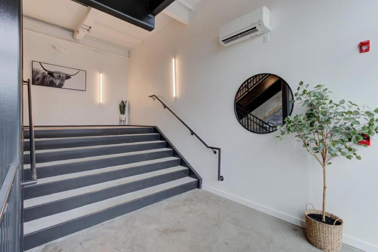 Apartment Sophisticated Downtown Memphis