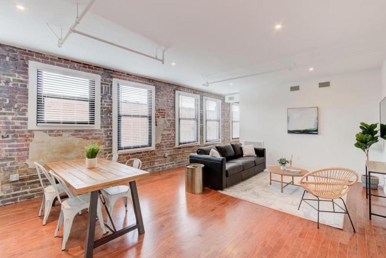 Sophisticated Downtown Apartamento *